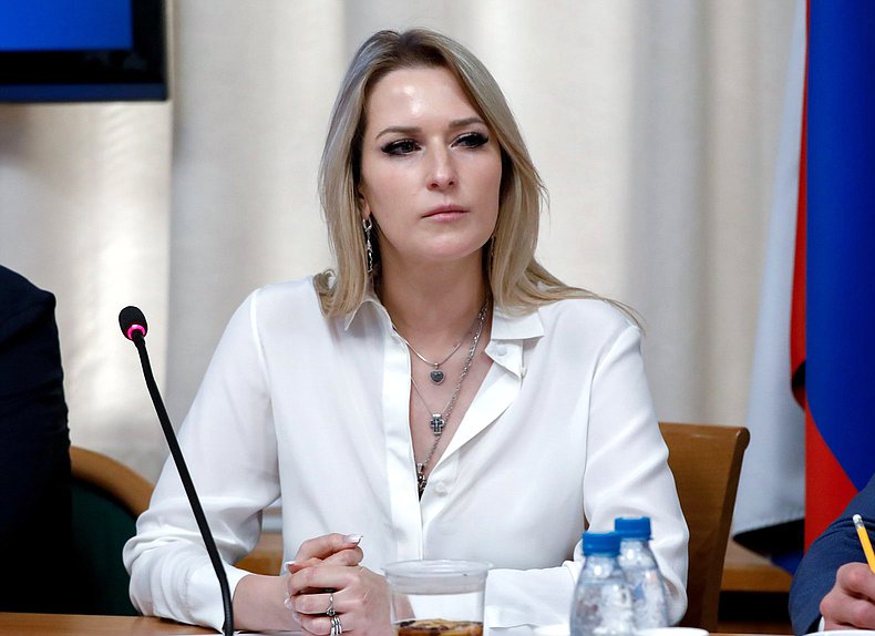 Председатель Комитета по развитию гражданского общества, вопросам общественных и религиозных объединений Яна Лантратова