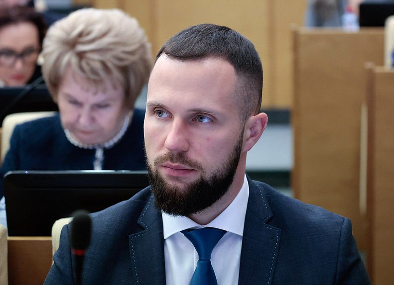 Член фракции "Единая Россия" Алексей Золотарев