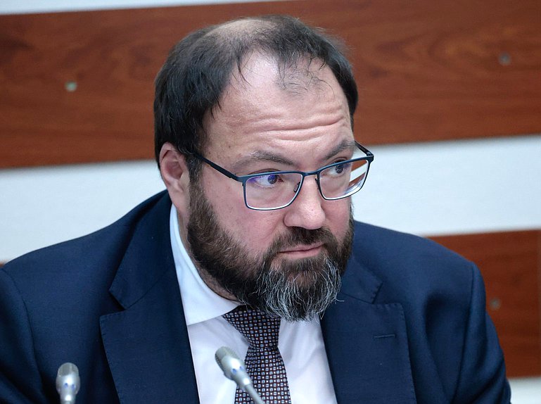 Министр цифрового развития, связи и массовых коммуникаций РФ Максут Шадаев