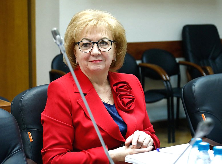 Член Комитета по бюджету и налогам Валентина Артамонова