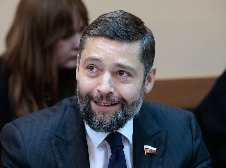 Член Комитета по строительству и ЖКХ Александр Якубовский