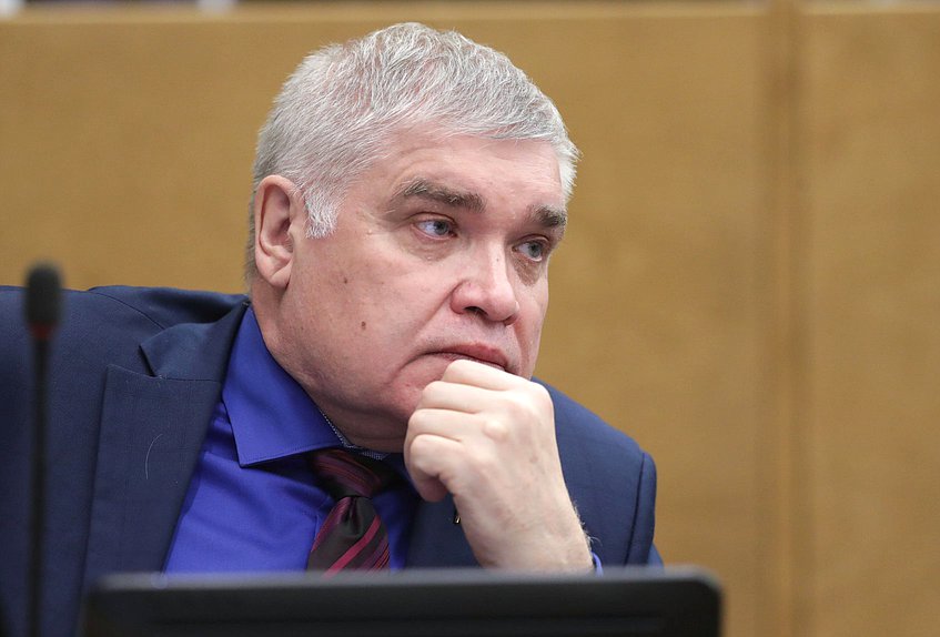 Член Комитета по труду, социальной политике и делам ветеранов Андрей Алехин