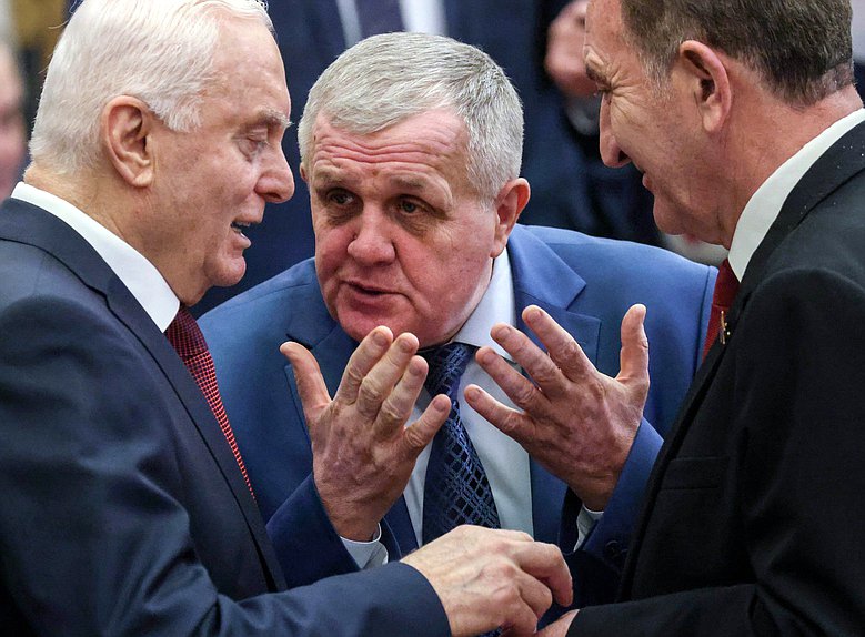 Первый заместитель Председателя Комитета по труду, социальной политике и делам ветеранов Николай Коломейцев