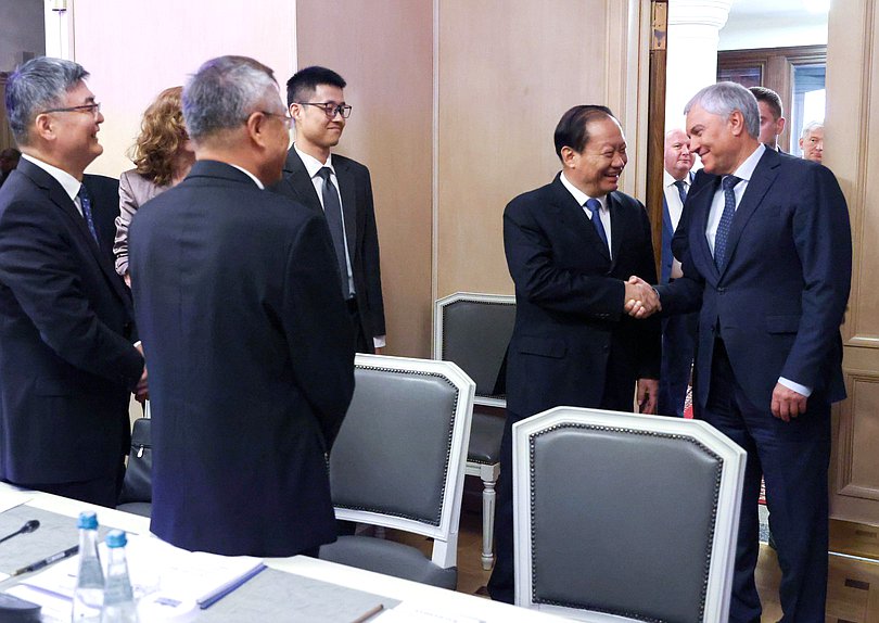 国家杜马主席弗拉基米尔·沃洛金与全国人民代表大会常务委员会副委员长彭清华