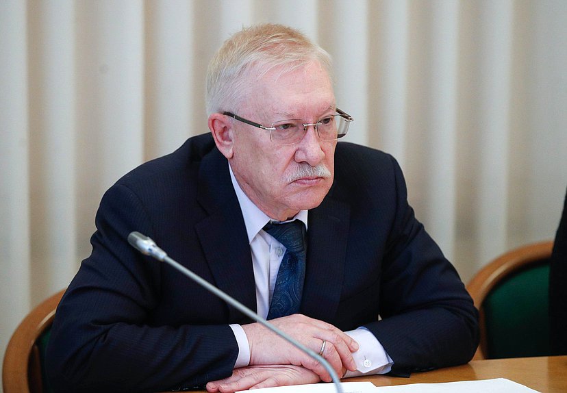 Председатель Комитета по контролю Олег Морозов