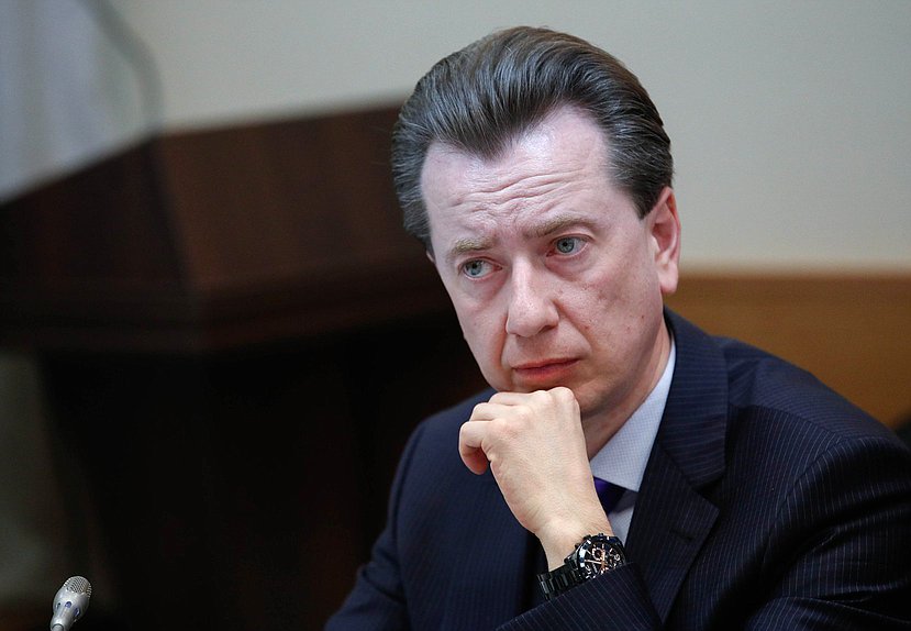 Первый заместитель Председателя Комитета по экологии, природным ресурсам и охране окружающей среды Владимир Бурматов