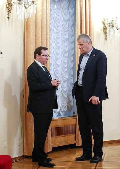 Заместитель Министра здравоохранения РФ Сергей Глаголев и заместитель Председателя Комитета по охране здоровья Алексей Куринный