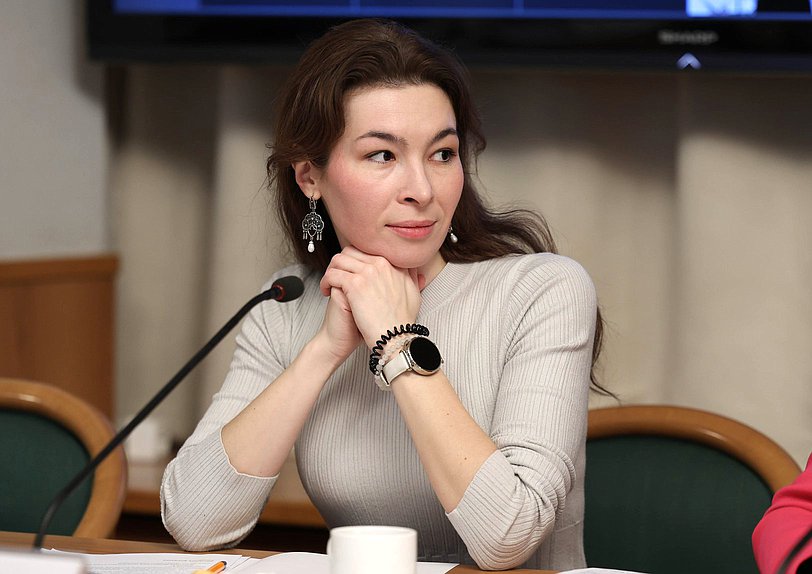 Круглый стол на тему «О совершенствовании федерального законодательства в части защиты женщин от склонения к искусственному прерыванию беременности»