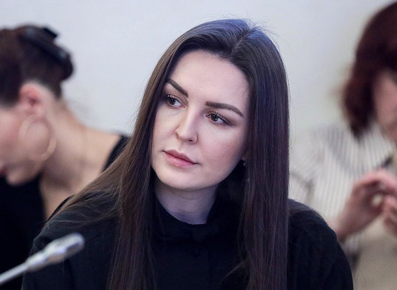 Член Комитета по просвещению Анна Скрозникова