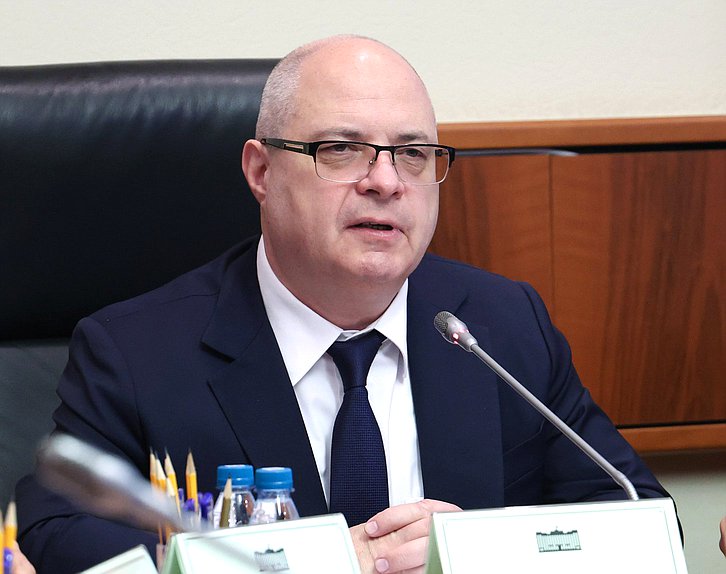 Председатель Комитета по вопросам собственности, земельным и имущественным отношениям Сергей Гаврилов