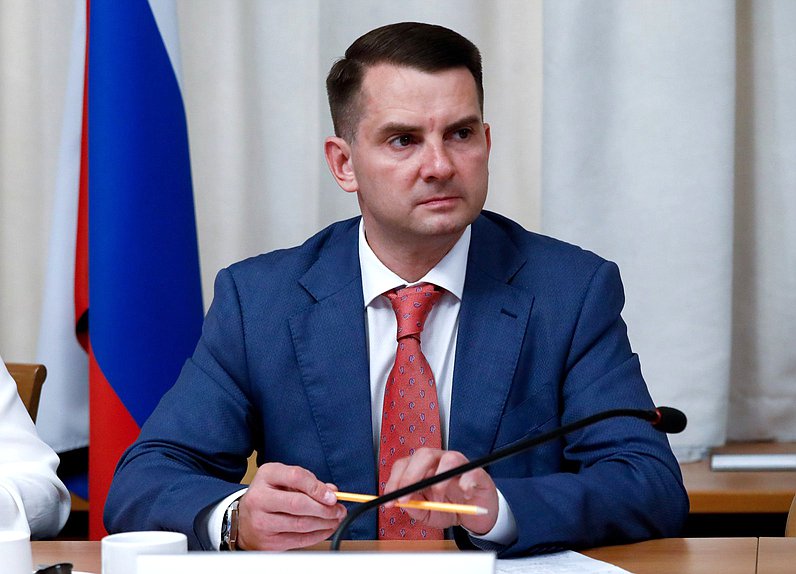 Председатель Комитета по труду, социальной политике и делам ветеранов Ярослав Нилов