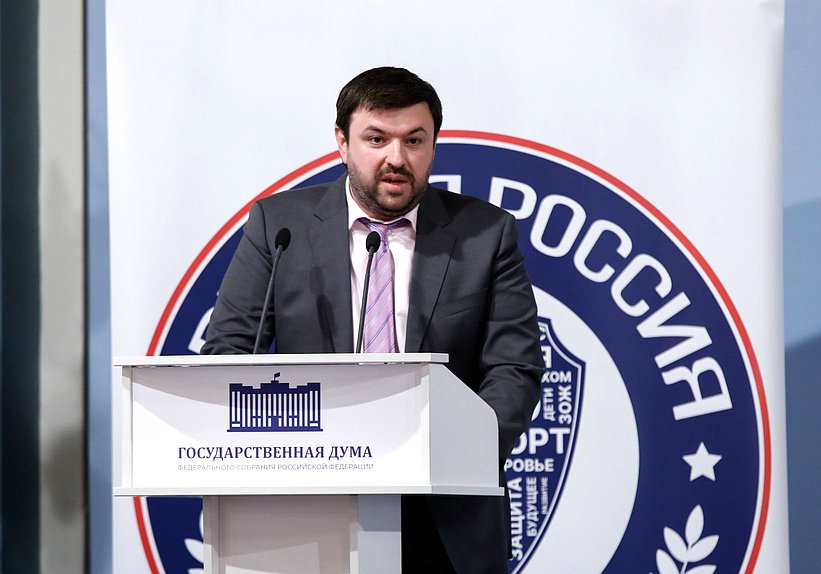 Круглый стол Комитета по охране здоровья на тему: "О мерах защиты здоровья граждан в рамках реализации Концепции сокращения потребления алкоголя в РФ"