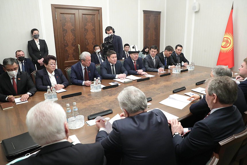 Meeting of Chairman of the State Duma Vyacheslav Volodin and Speaker of the Joǵorku Keńesh of the Kyrgyz Republic Talant Mamytov