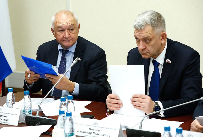 Первый заместитель Председателя Комитета Ильдар Гильмутдинов и Председатель Комитета Владимир Иванов