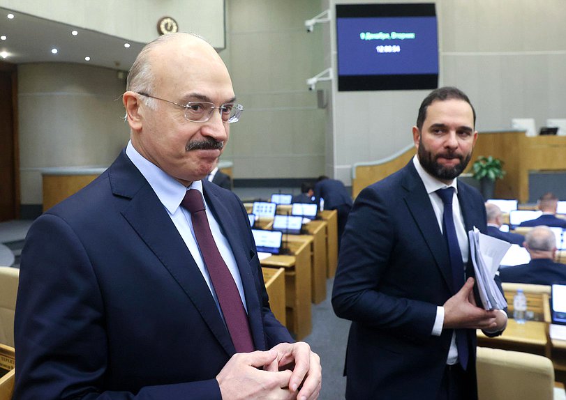 Председатель Комитета по науке и высшему образованию Сергей Кабышев и Первый заместитель Председателя Комитета Александр Мажуга