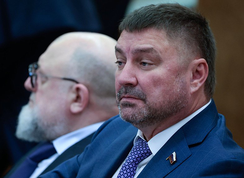 Член фракции "ЛДПР" Владислав Атмахов