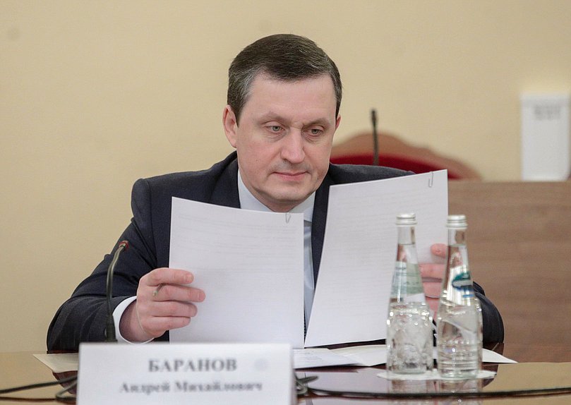 Заседание рабочей группы по выработке предложений, направленных на своевременное обеспечение качественными жилыми помещениями лиц из числа детей-сирот и детей, оставшихся без попечения родителей