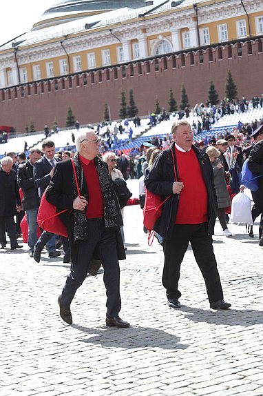 Председатель Комитета по аграрным вопросам Владимир Кашин (справа)