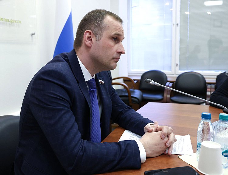 Председатель Комитета по охране здоровья Сергей Леонов