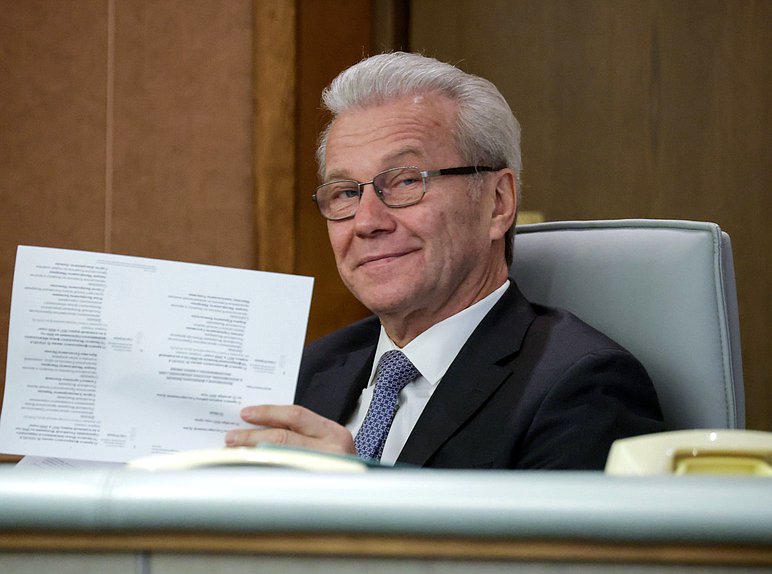 Полномочный представитель Президента РФ в Государственной Думе Гарри Минх