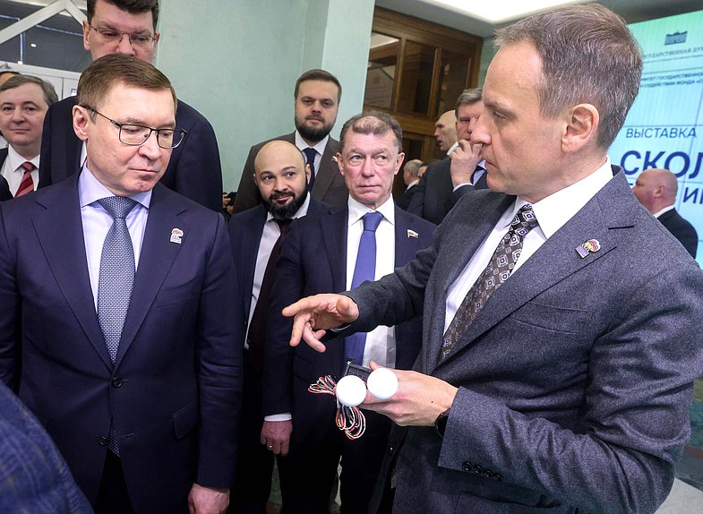 Секретарь Генерального совета Партии "Единая Россия", Первый заместитель Председателя Совета Федерации Федерального Собрания РФ Владимир Якушев и член Комитета по строительству и ЖКХ Александр Сидякин