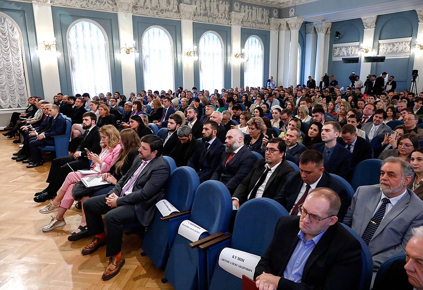 Круглый стол Комитета по охране здоровья на тему: "О мерах защиты здоровья граждан в рамках реализации Концепции сокращения потребления алкоголя в РФ"