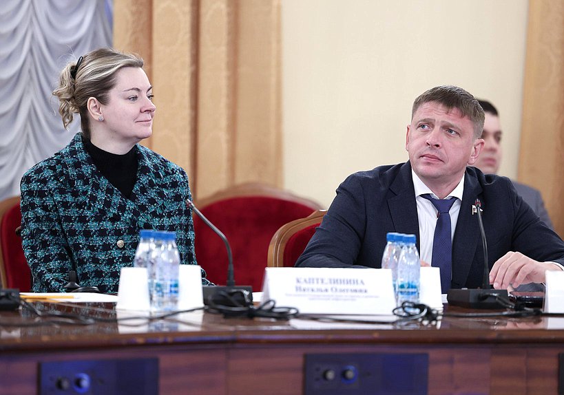 Члены Комитета по туризму и развитию туристической инфраструктуры Наталья Каптелинина и Антон Красноштанов