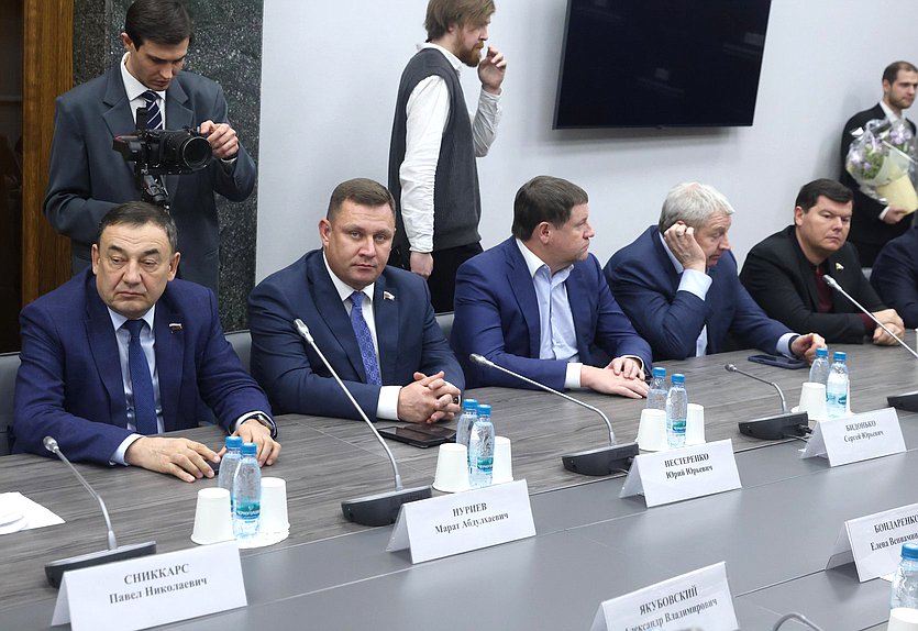 Заседание Комитета по строительству и ЖКХ с участием Министра строительства и ЖКХ РФ Ирека Файзуллина