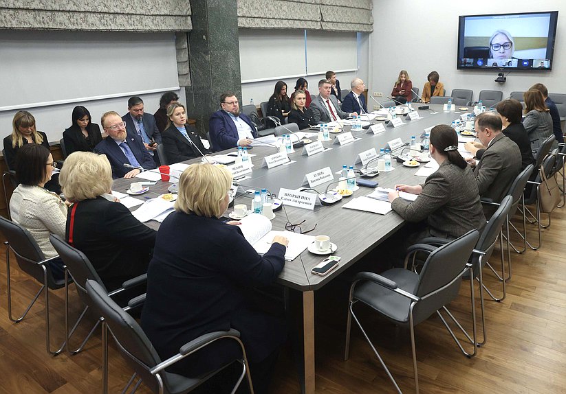 Заседание Комитета по защите семьи, вопросам отцовства, материнства и детства