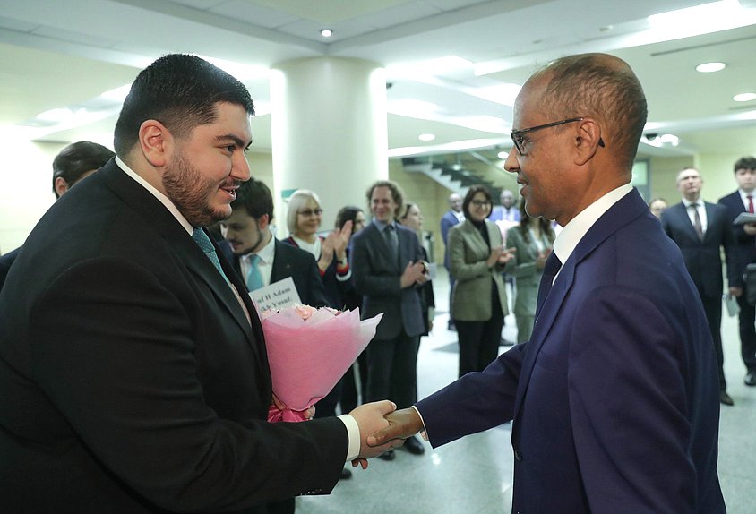 Deputy Chairman of the Committee on Ecology, Natural Resources and Environment Protection Georgy Arapov and members of the delegation of Somalia