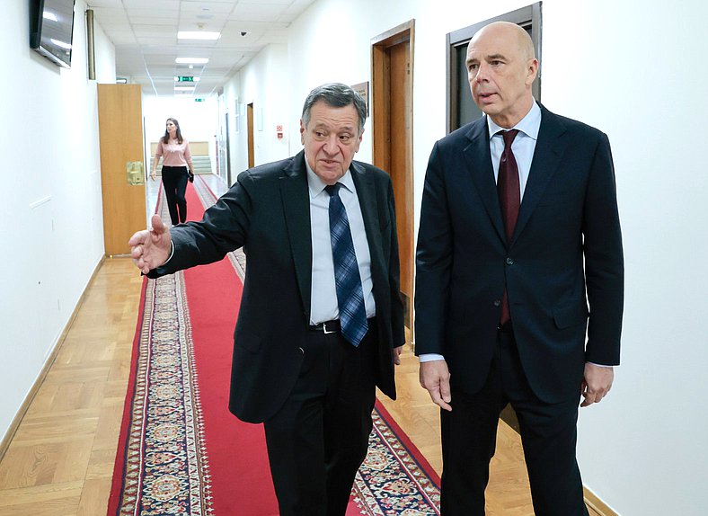 Председатель Комитета по бюджету и налогам Андрей Макаров и Министр финансов РФ Антон Силуанов