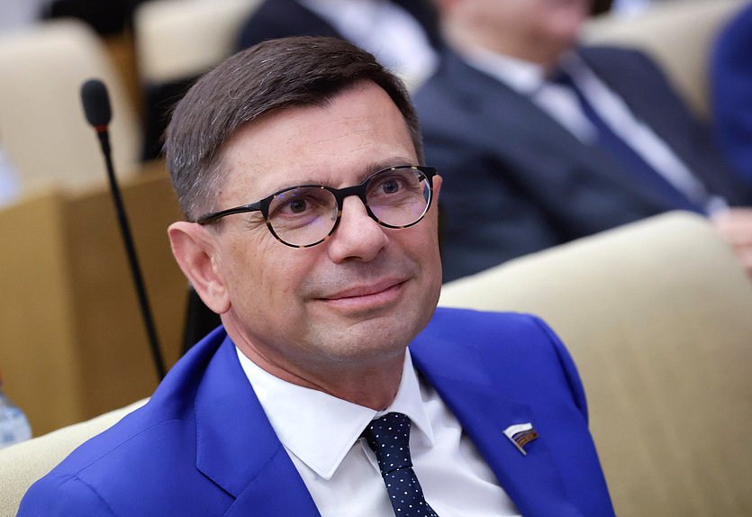 Член Комитета по промышленности и торговле Игорь Антропенко