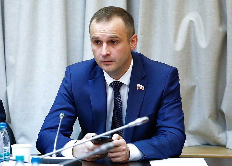 Председатель Комитета по охране здоровья Сергей Леонов