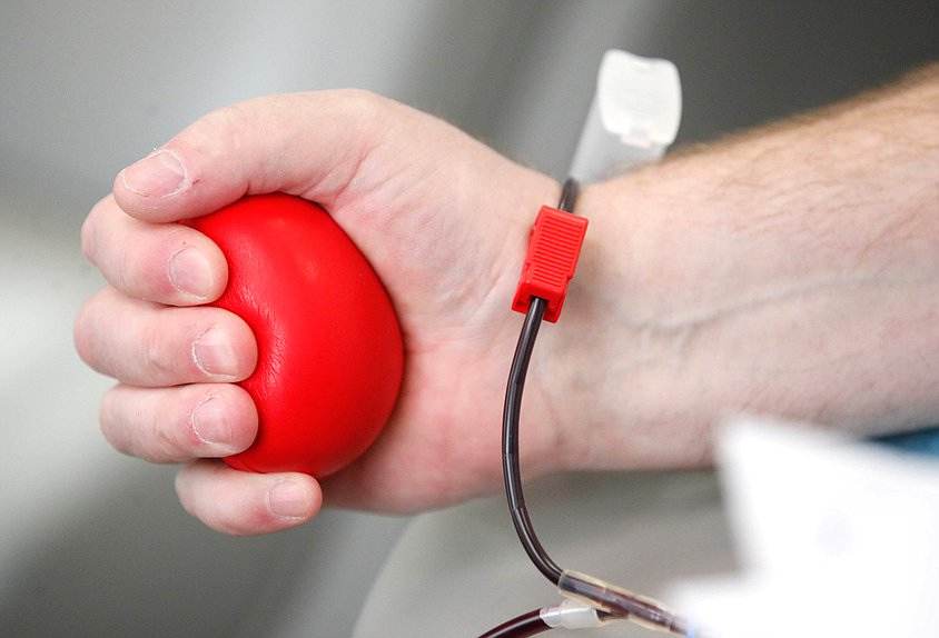 Донорская акция ФМБА России в Государственной Думе с использованием мобильного комплекса заготовки крови