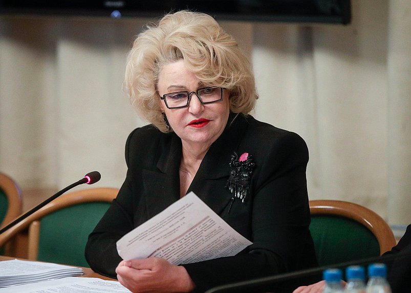 Председатель Комитета по защите семьи, вопросам отцовства, материнства и детства Нина Останина