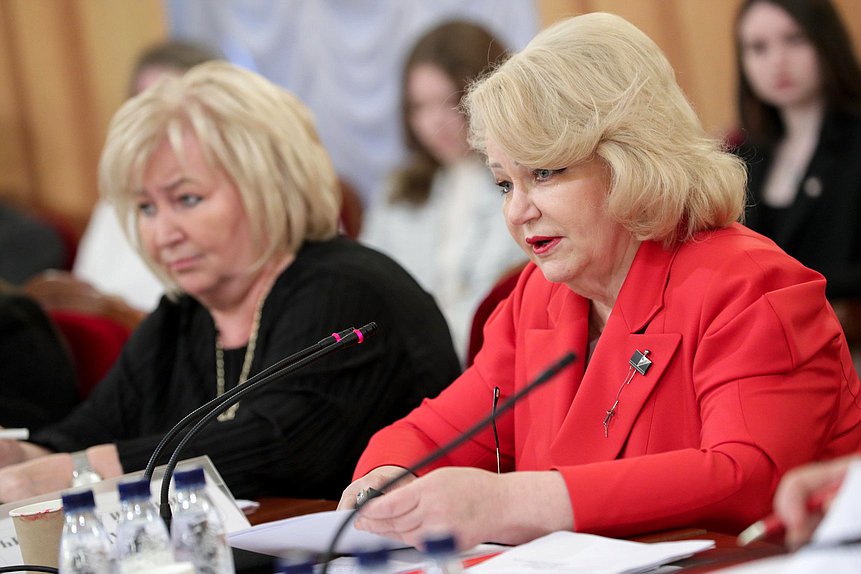 Председатель Комитета по вопросам семьи, женщин и детей Нина Останина