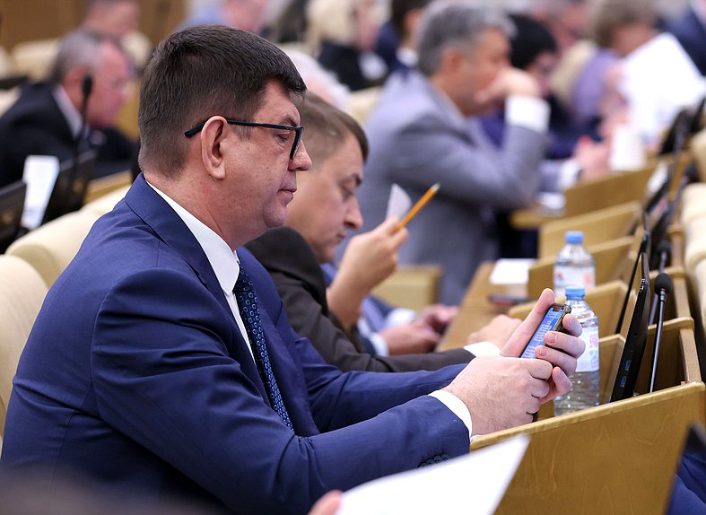 Член Комитета по просвещению Виктор Смирнов