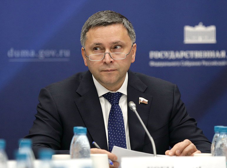 Председатель Комитета по экологии, природным ресурсам и охране окружающей среды Дмитрий Кобылкин