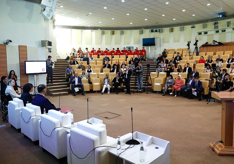 Парламентские слушания на тему «Инклюзивный и патриотический туризм как механизм социальной интеграции и духовно-нравственного воспитания в Год защитника Отечества»