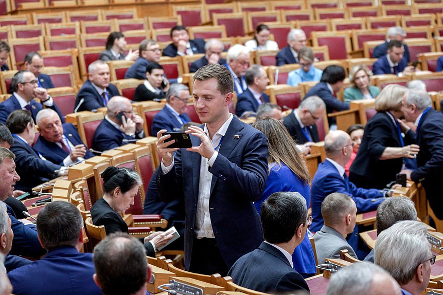 Председатель Комитета по молодежной политике Артем Метелев