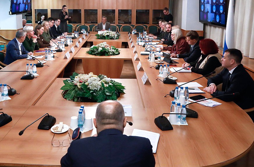 Круглый стол на тему "Предварительные итоги реализации в Липецкой области Федерального закона «О проведении эксперимента по расширению доступности среднего профессионального образования»