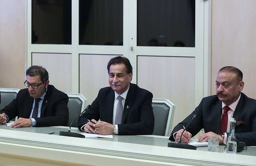 Speaker of the National Assembly of the Islamic Republic of Pakistan Sardar Ayaz Sadiq (in the middle)