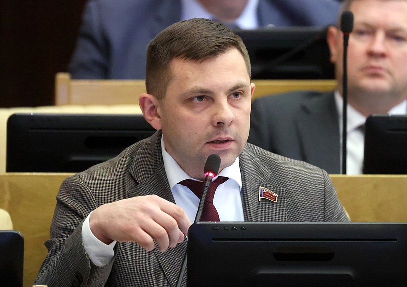 Член Комитета по экологии, природным ресурсам и охране окружающей среды Олег Михайлов