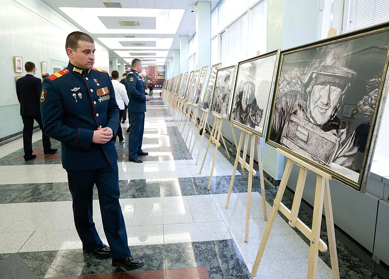 Церемония открытия выставки работ героев специальной военной операции «Портрет героя»