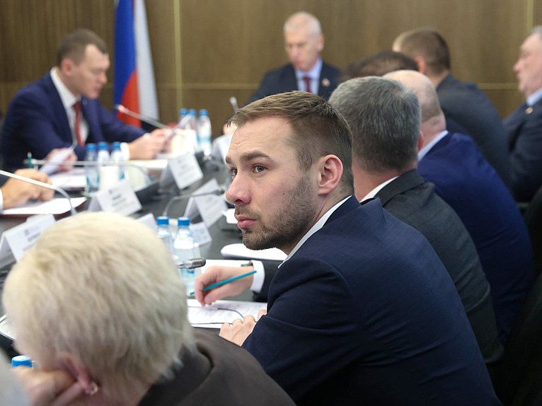 Заместитель Председателя Комитета по физической культуре и спорту Антон Шипулин