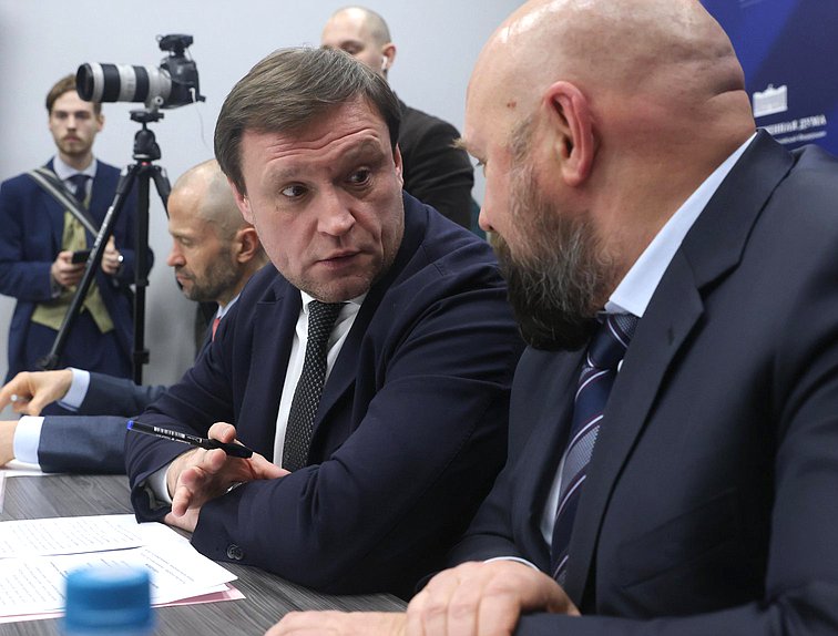 Председатель Комитета по строительству и ЖКХ Сергей Пахомов