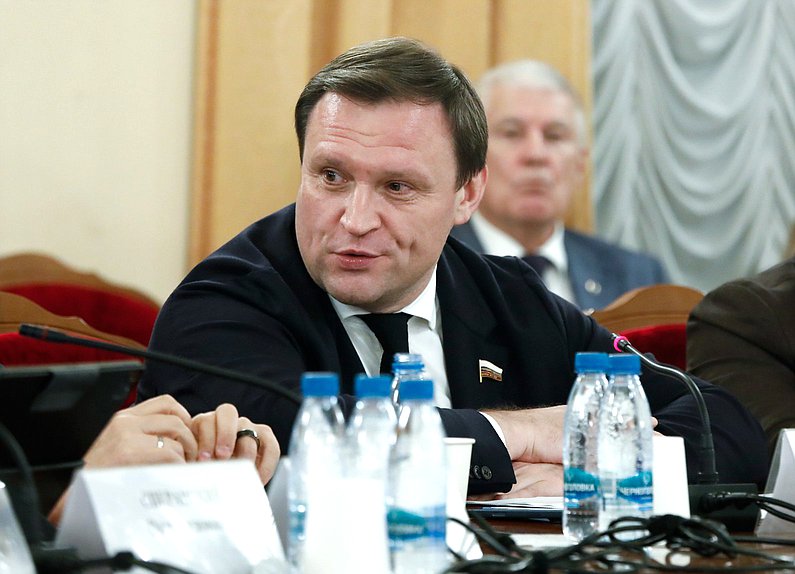 Председатель Комитета по строительству и ЖКХ Сергей Пахомов