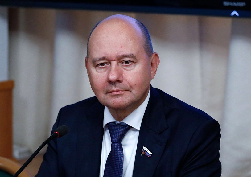 Заместитель Председателя Комитета по развитию гражданского общества, вопросам общественных и религиозных объединений Олег Леонов