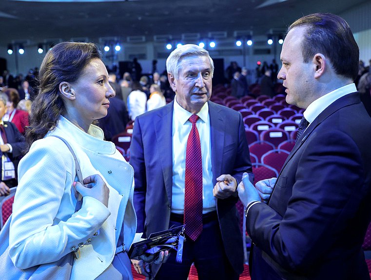 First Deputy Chairman of the State Duma Ivan Melnikov and Deputy Chairmen of the State Duma Anna Kuznetsova and Vladislav Davankov