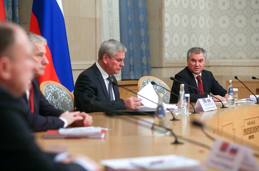 Chairman of the House of Representatives of the National Assembly of the Republic of Belarus Vladimir Andreichenko and Chairman of the State Duma Viacheslav Volodin